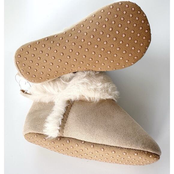 Old Navy Baby Booties 6-12 months Suede Faux Fur Slip On Cozy Light Taupe - Picture 2 of 5